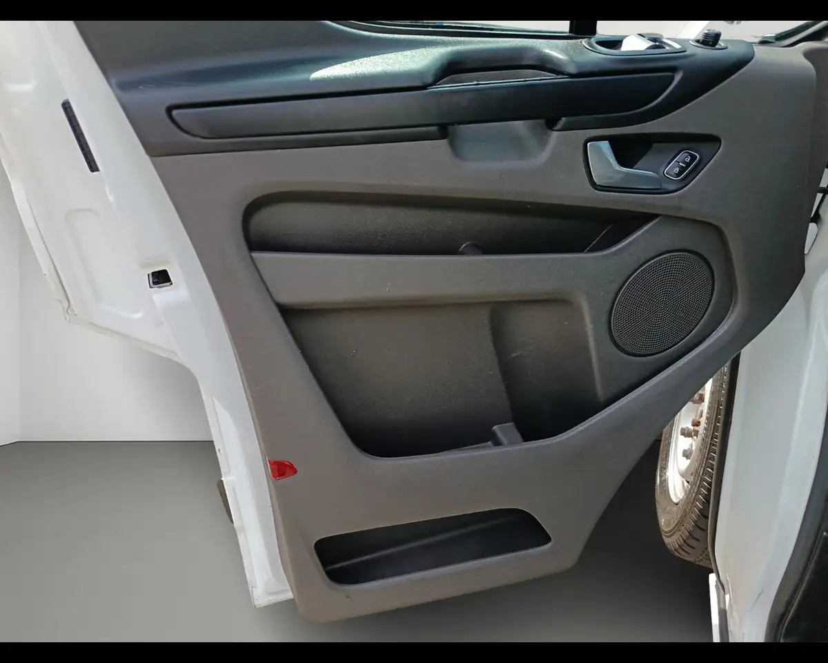 2021 Ford Transit Custom 1ª s 300 2.0 EcoBlue Hybrid 130 PL, photograph 11