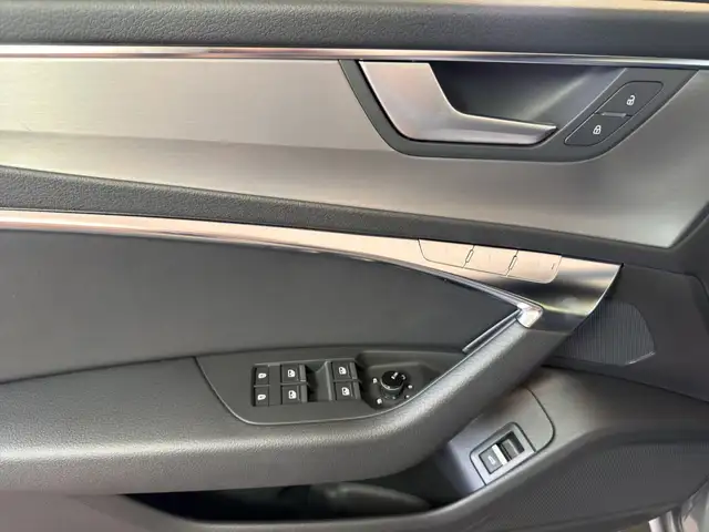 Audi S6 view 12