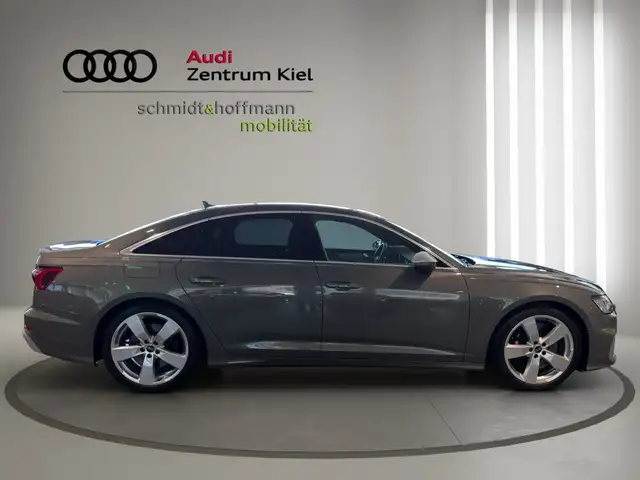 Audi S6 view 7