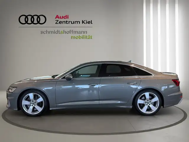Audi S6 view 3