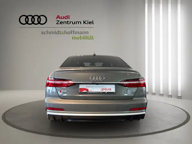 Audi S6 view 5
