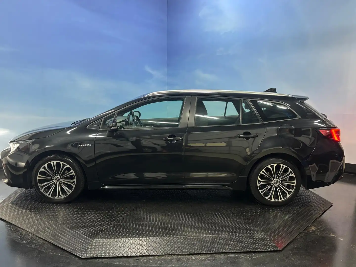 Toyota Corolla Touring Sports 1.8 Hybrid First Edition Navi | Cli Zwart - 2