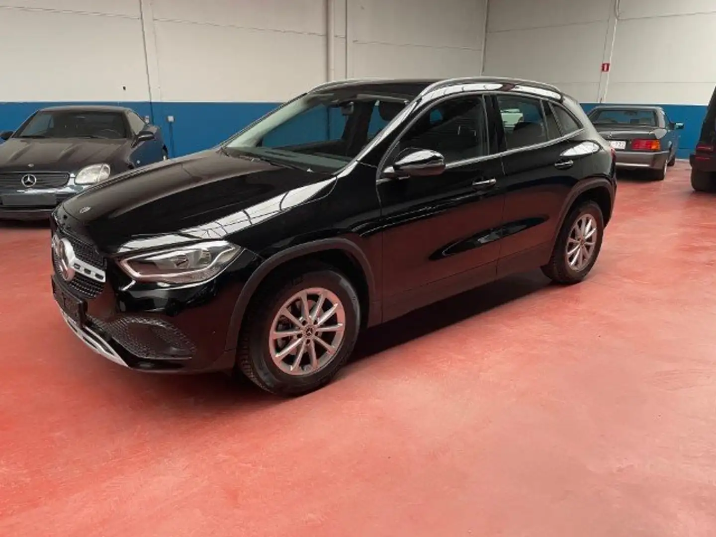 Mercedes-Benz GLA 180 automaat | benzine Zwart - 1