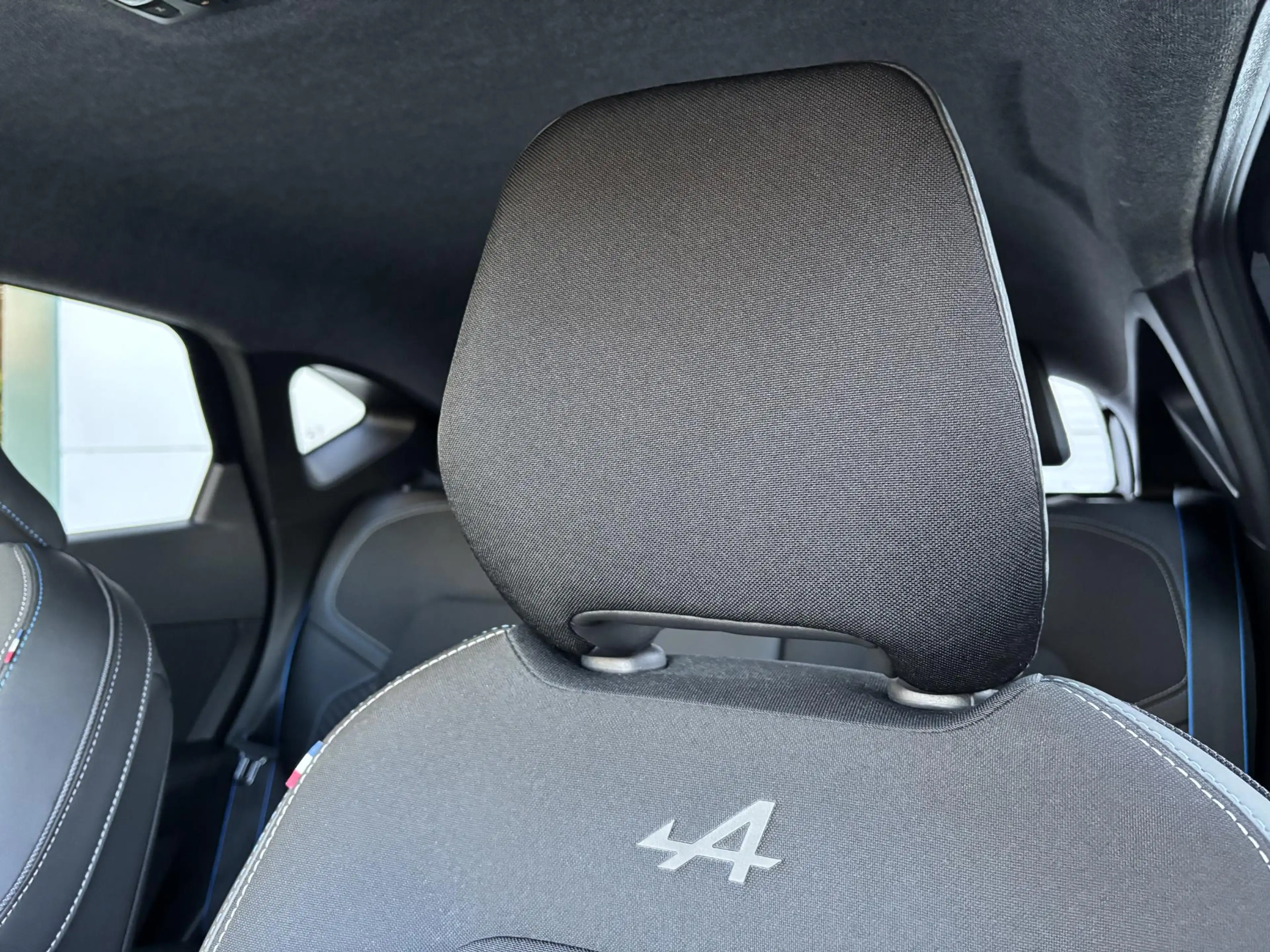 Renault Captur 1.6 E-Tech full hybrid 145 esprit Alpine l Pack Ha — photo 29