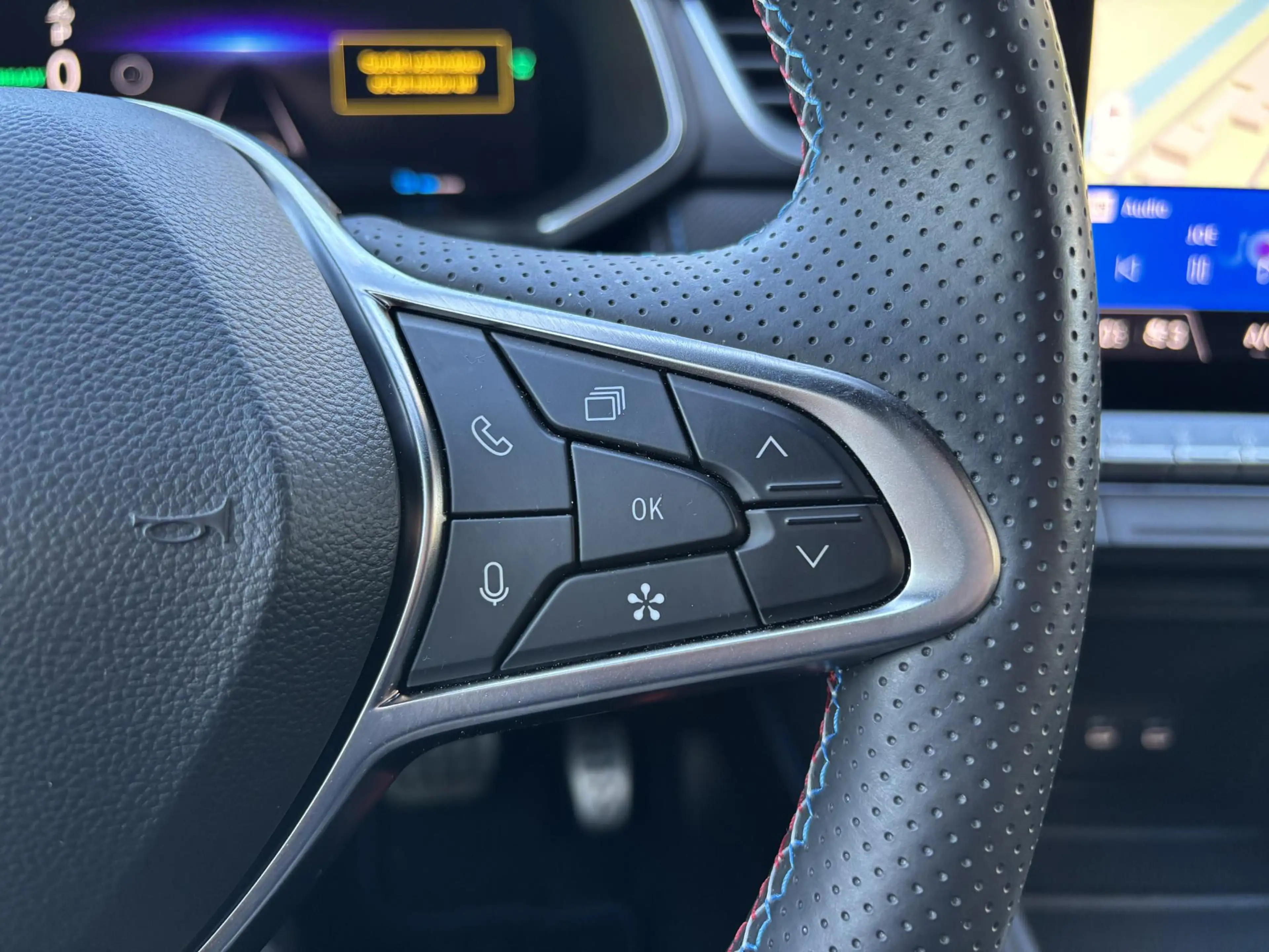 Renault Captur 1.6 E-Tech full hybrid 145 esprit Alpine l Pack Ha — photo 24