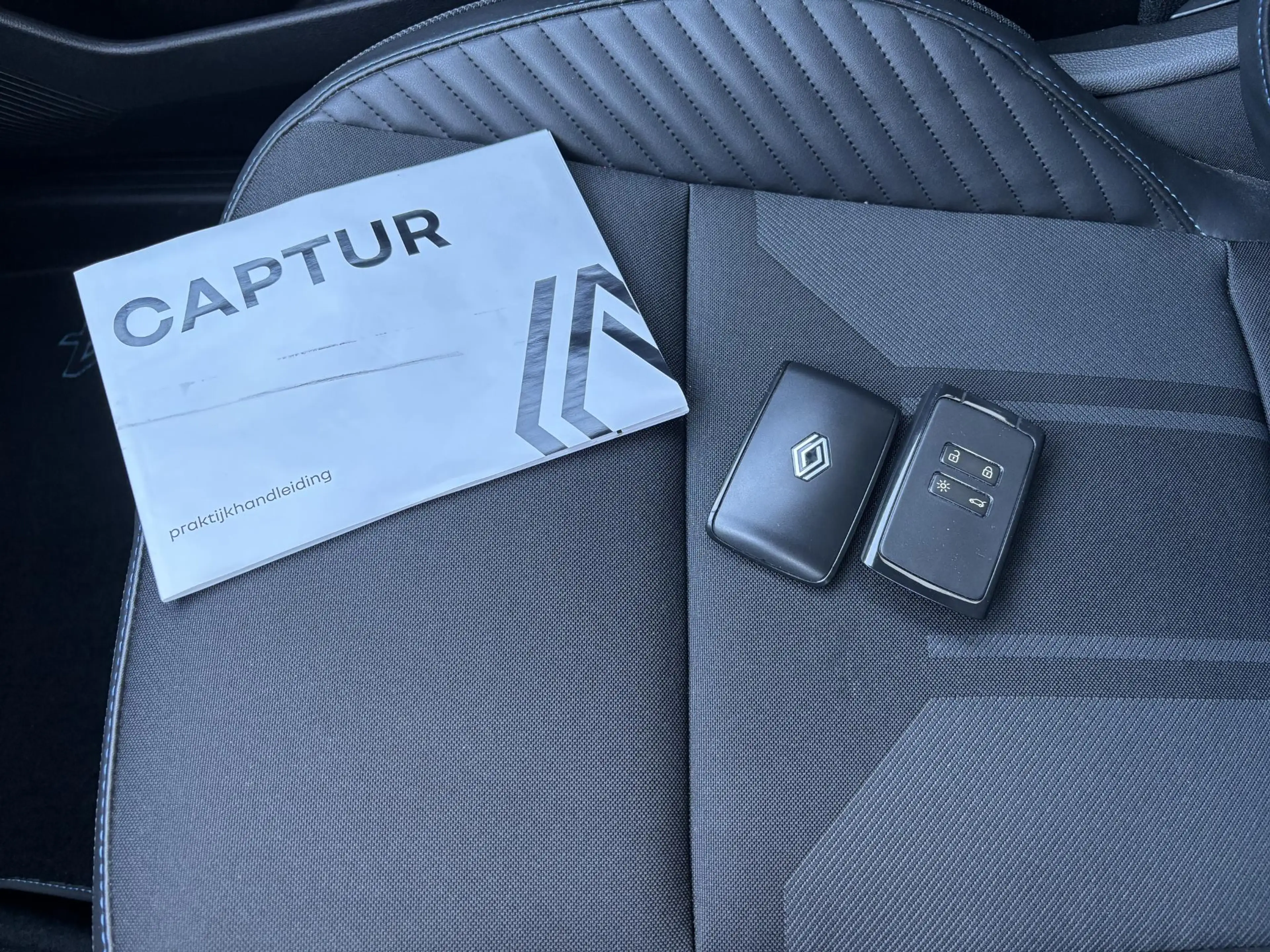 Renault Captur 1.6 E-Tech full hybrid 145 esprit Alpine l Pack Ha — photo 15