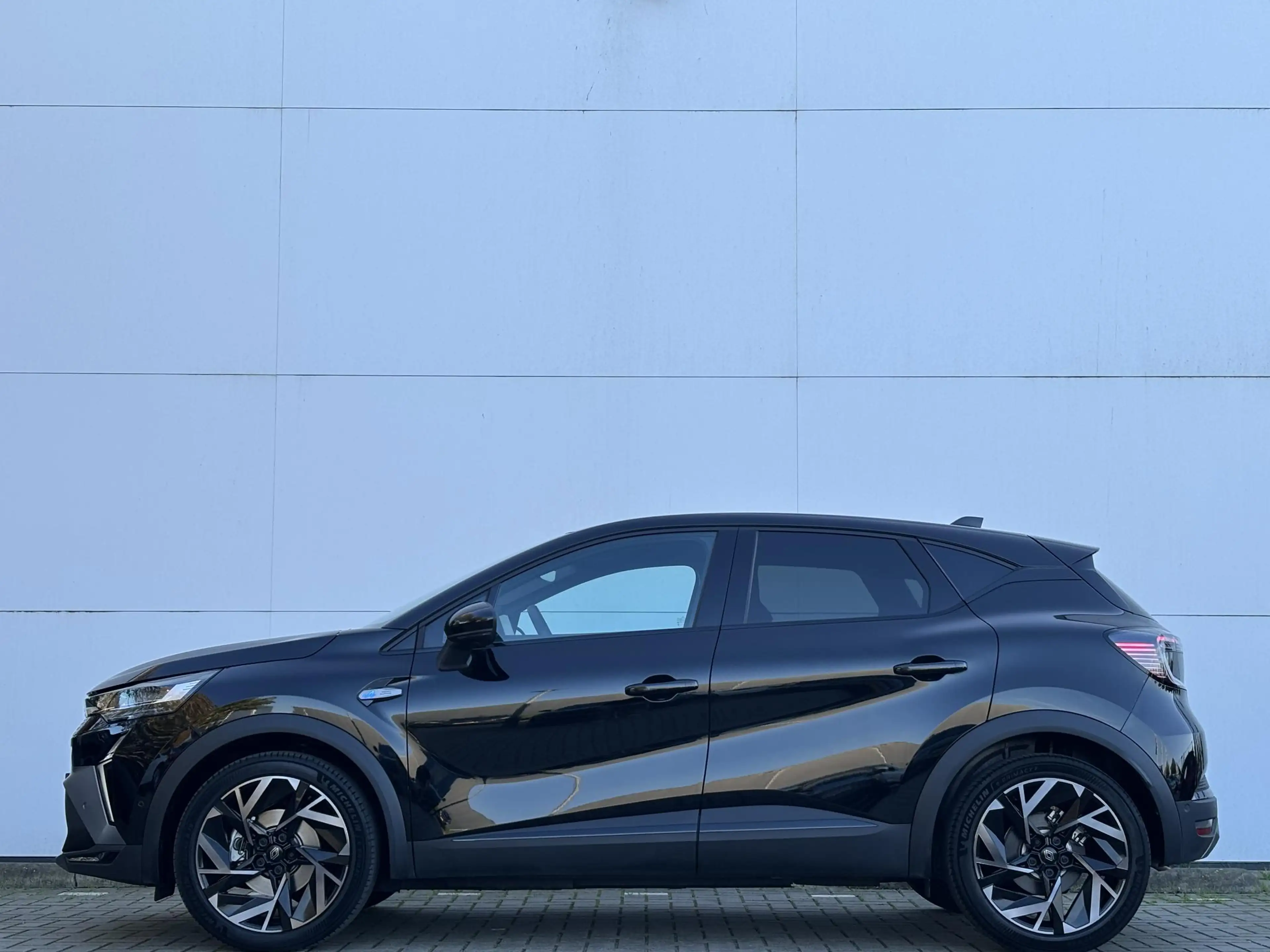 Renault Captur 1.6 E-Tech full hybrid 145 esprit Alpine l Pack Ha — photo 16