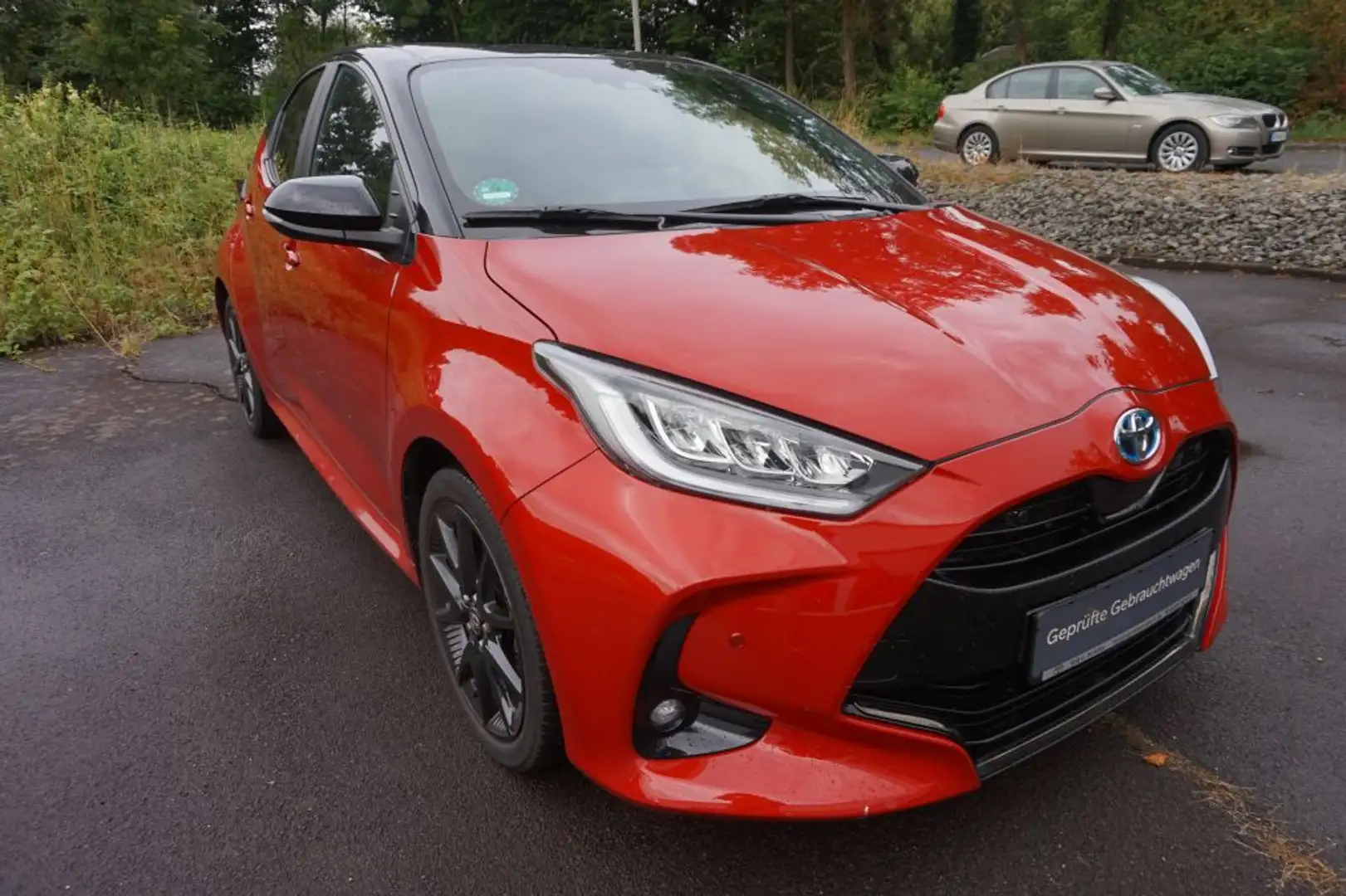 Toyota Yaris Hybrid 1.5 VVT-i Style Rot - 2