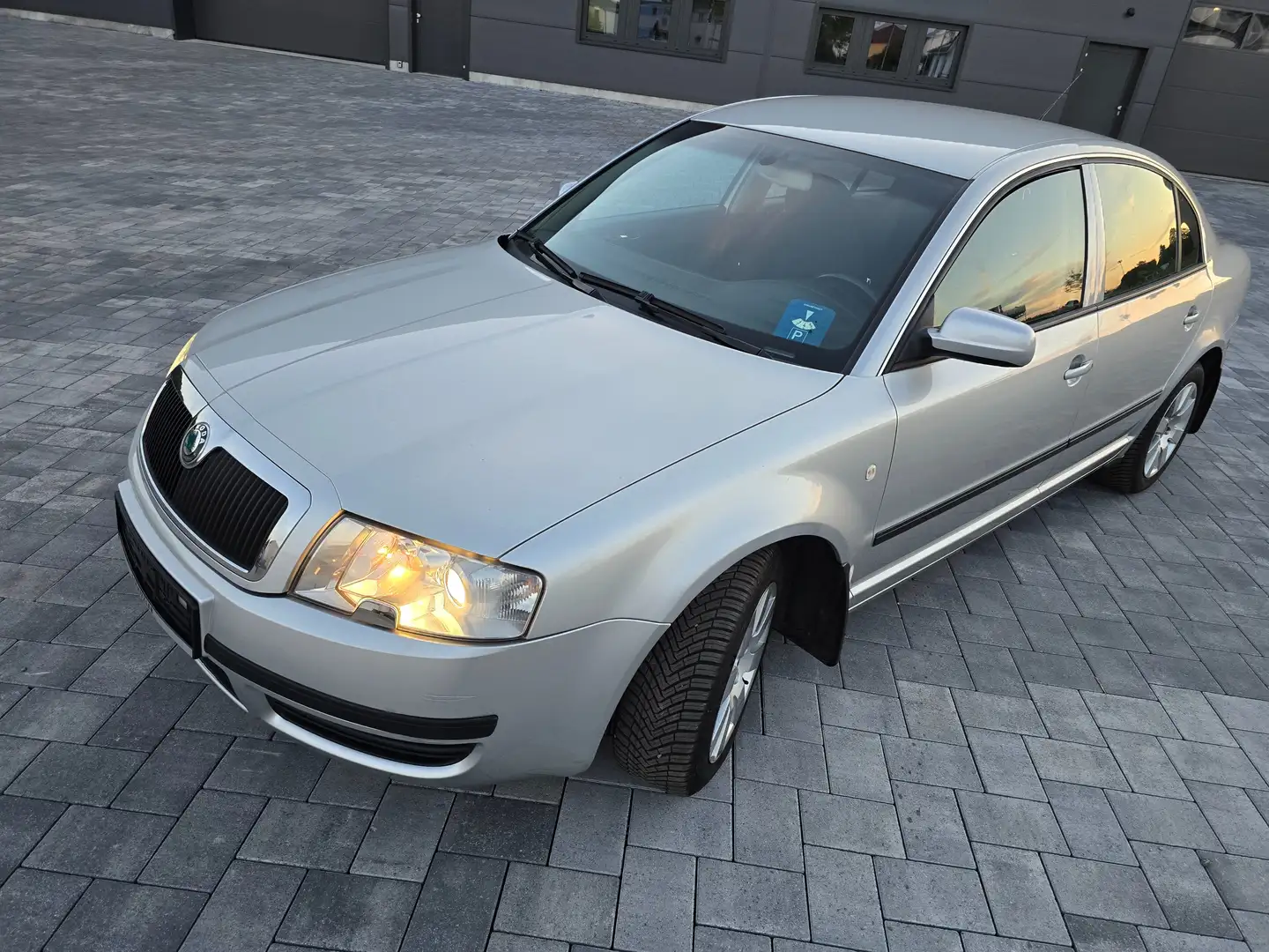 Skoda Superb Comfort Grau - 1