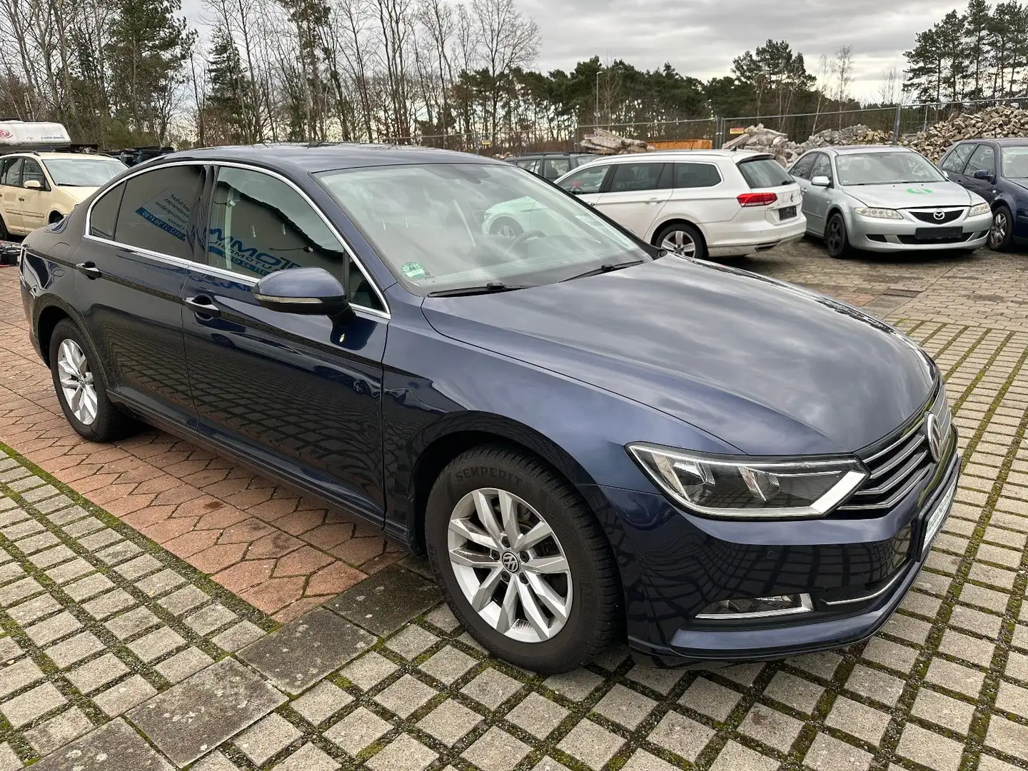 Volkswagen Passat 1.4 TSI Lim. Comfortline / NAVI / ACC Blau - 2