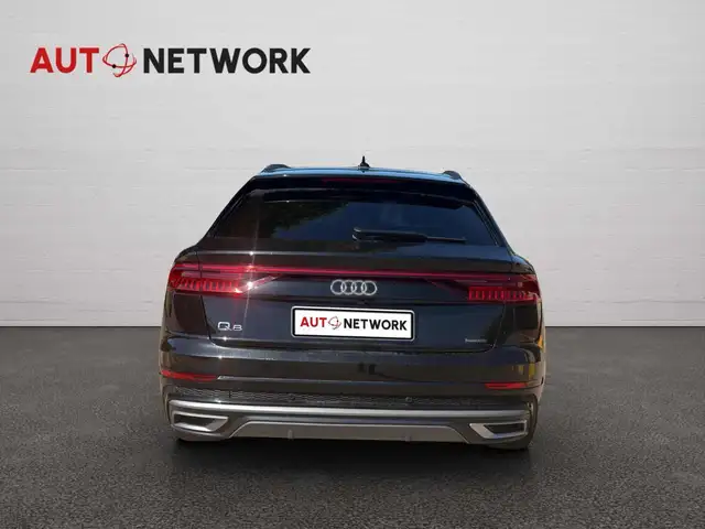 Audi Q8 view 6