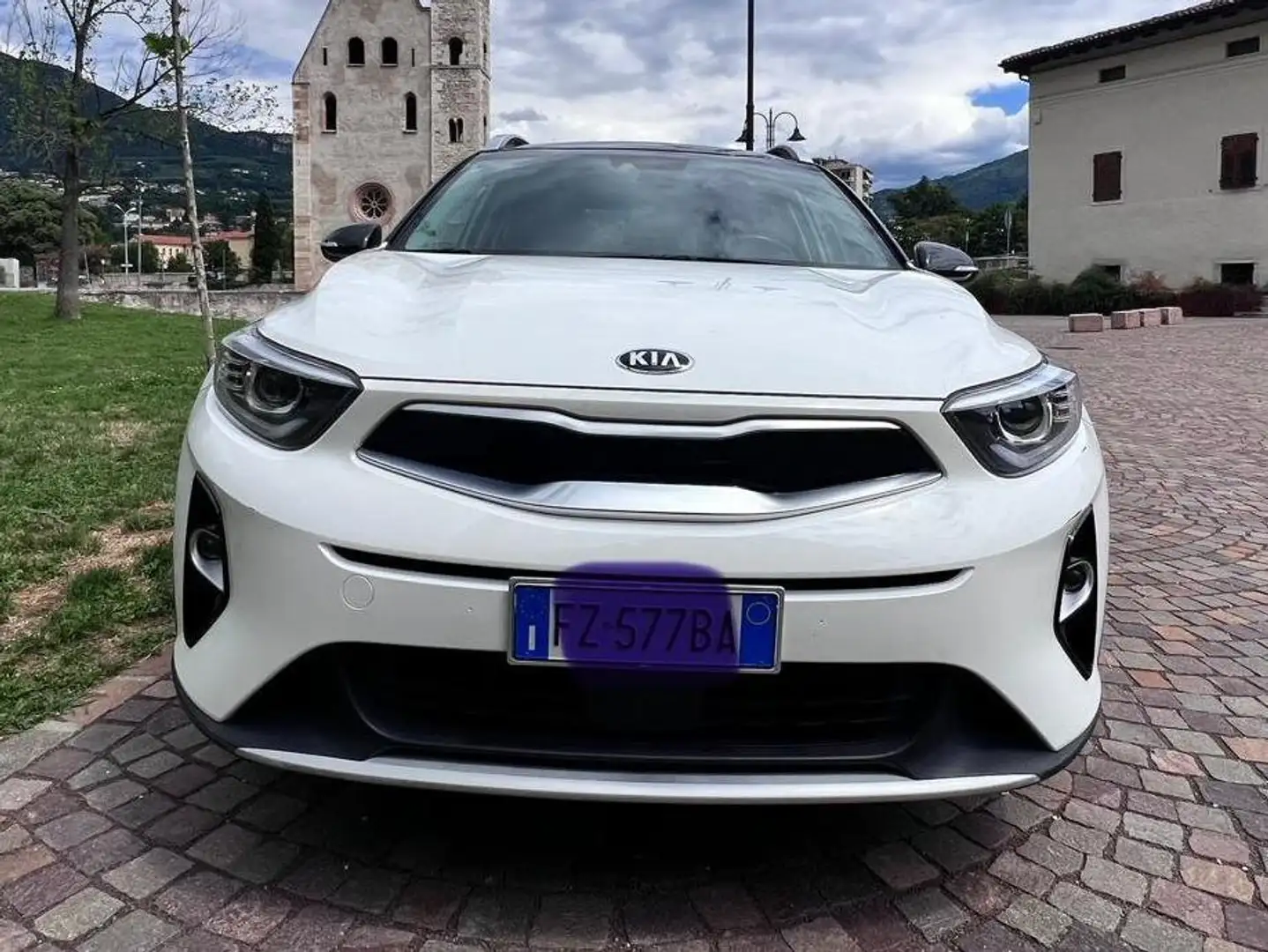 Kia Stonic Stonic 6D 1.0 120 t-gdi Energy TT BC GREY bijela - 1