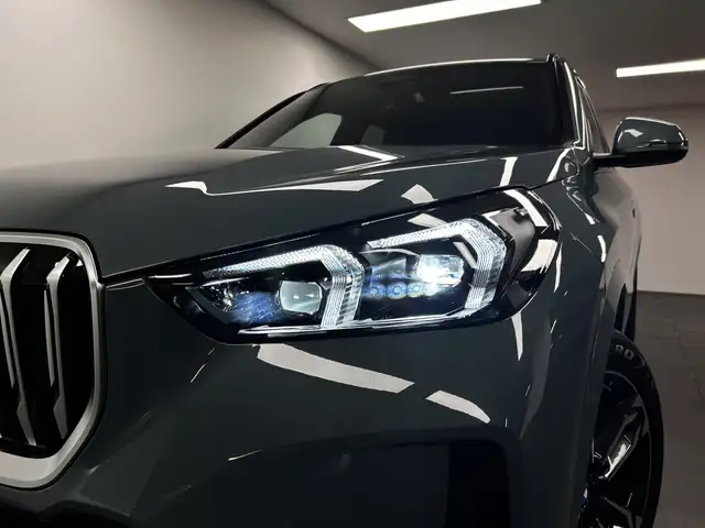BMW X1 view 9
