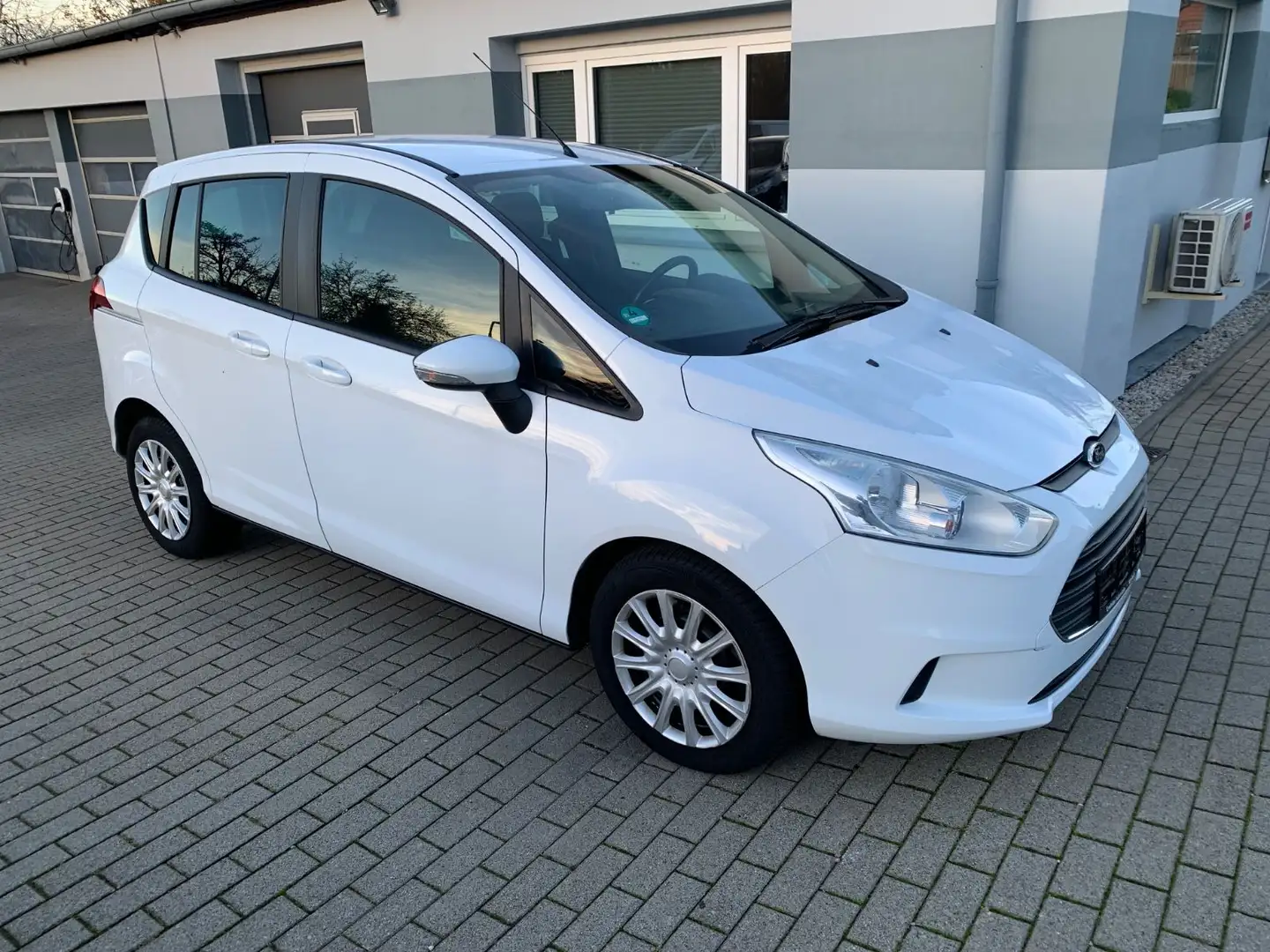 Ford B-Max Trend 1,0 EcoBoost Klima 63TKM Weiß - 1