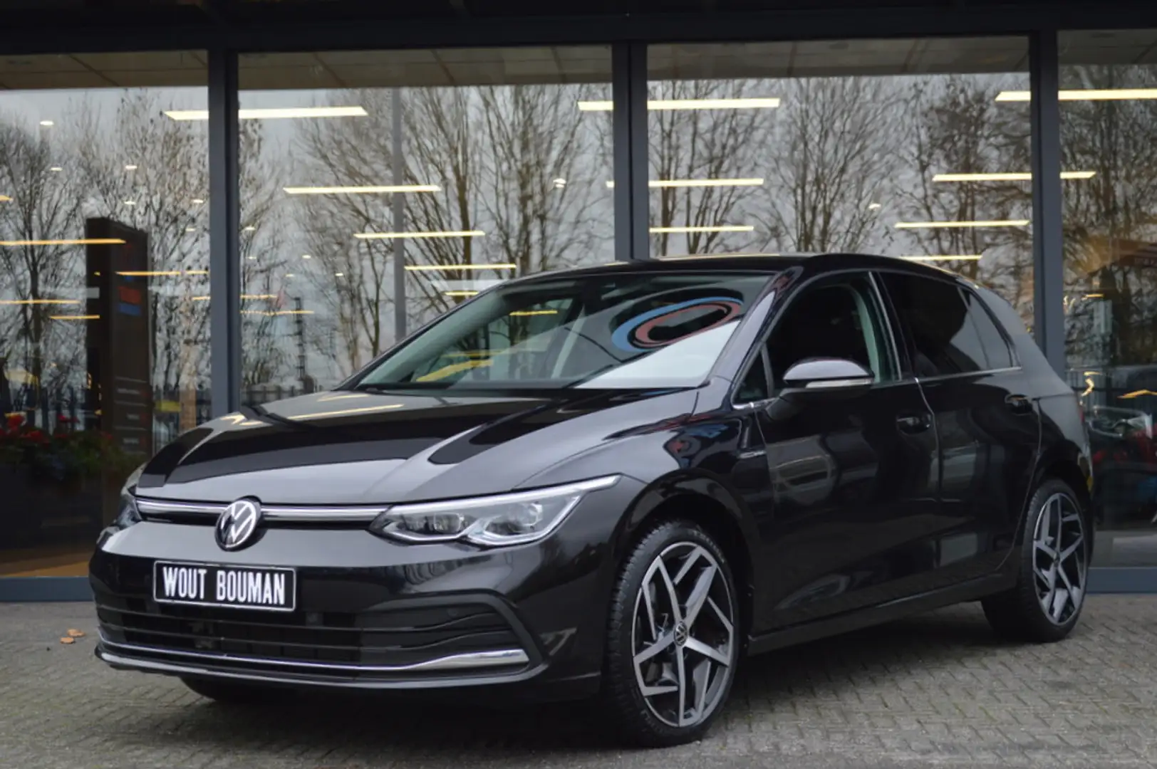 Volkswagen Golf 1.5 eTSI Style DSG Led Memory Virtual Sfeer Acc Ca Zwart - 2