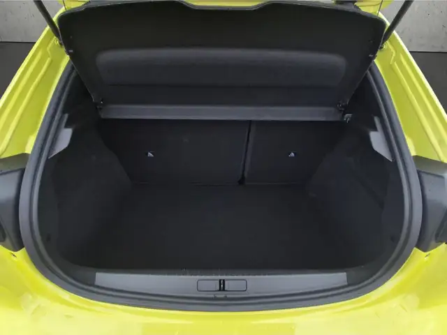 Peugeot 208 view 7