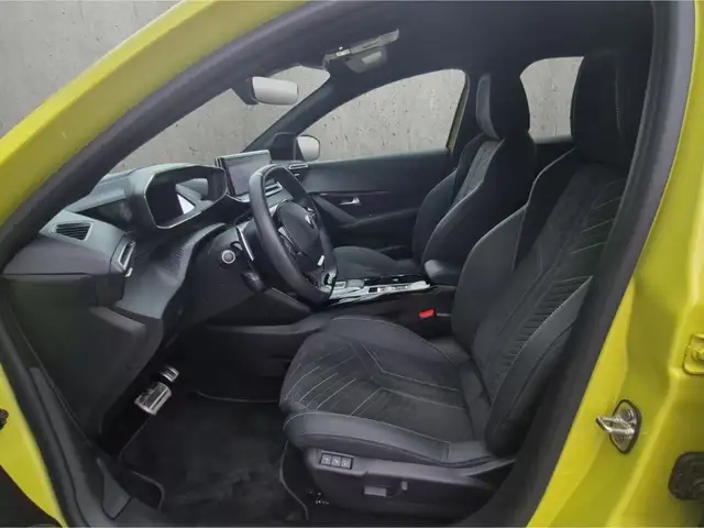 Peugeot 208 view 9