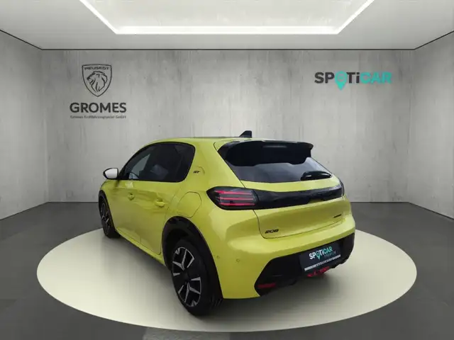 Peugeot 208 view 5