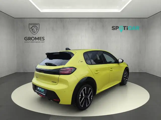 Peugeot 208 view 3