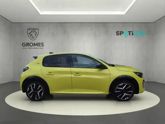 Peugeot 208 view 2
