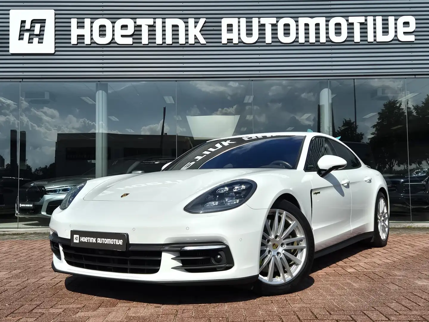 Porsche Panamera 2.9 4 E-Hybrid | Vierwielsturing | Matrix LED | 36 Wit - 1