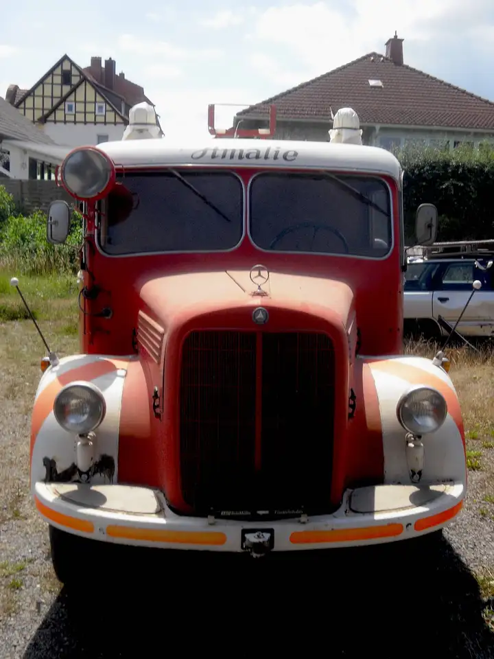 Mercedes-Benz Langhauber Feuerwehr Löschfahrzeug, foto 1