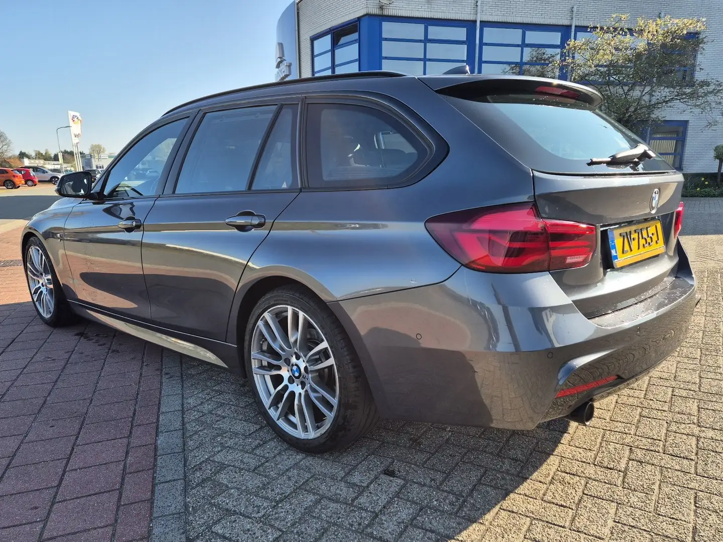 BMW 318 M Sport Touring Grijs - 2