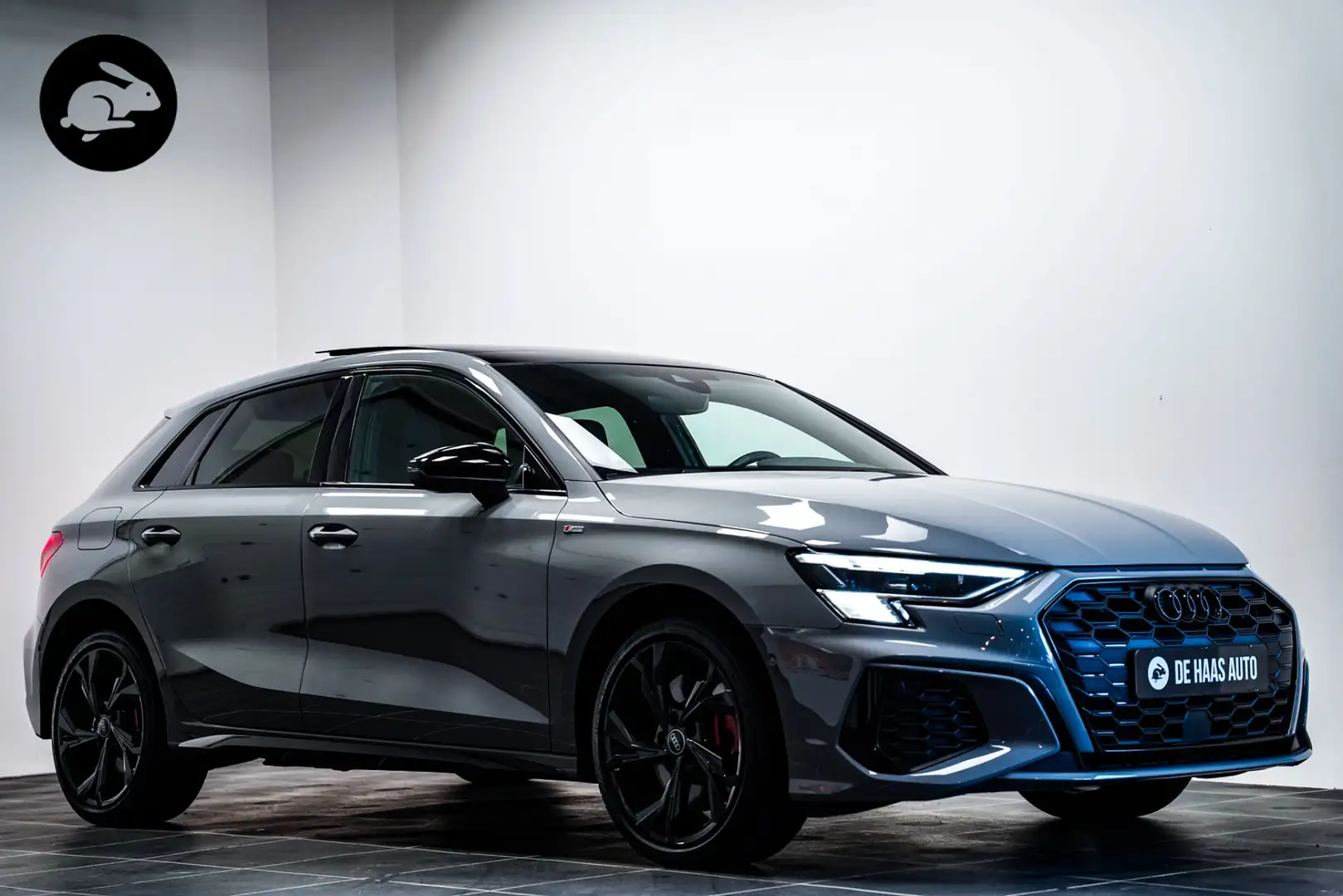 Audi A3 Sportback 45 TFSI e S-Line|Nardo grey|Pano dak|B&O Grijs - 1