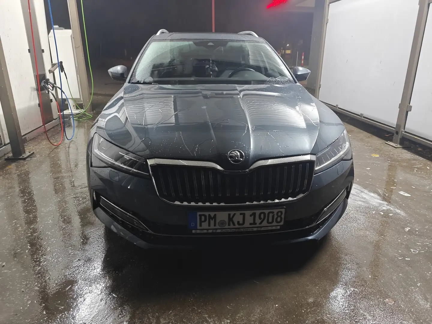 Skoda Superb Combi 2.0 TDI DSG L&K - 1