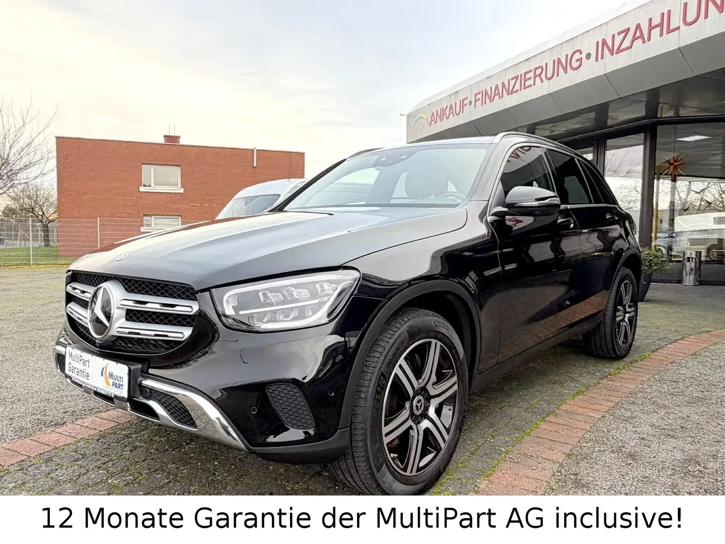 Mercedes-Benz GLC 300 de 4Matic AMG LED HUD PANO AHK Schwarz - 1