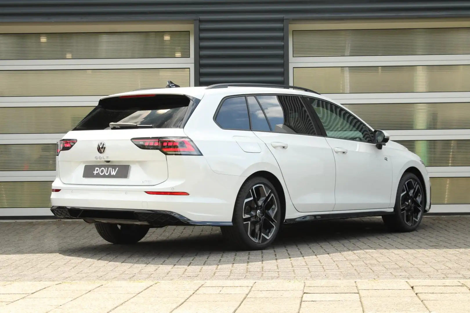 Volkswagen Golf Variant 1.5 eTSI 116pk DSG R-Line Edition | 360 Camera | A Wit - 2