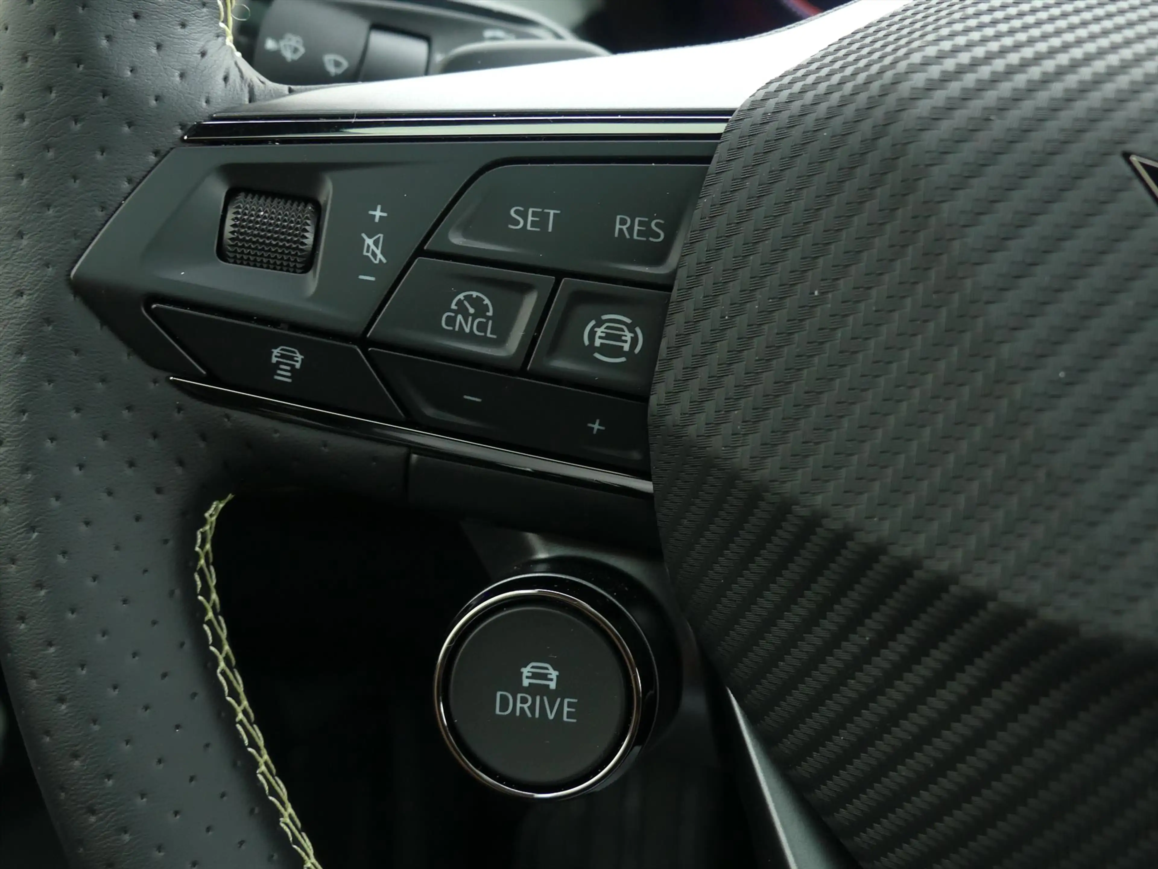 CUPRA Raval 52 kWh VZ REBEL FIRST EDITION 226PK 360CAMERA/PAN. — photo 25