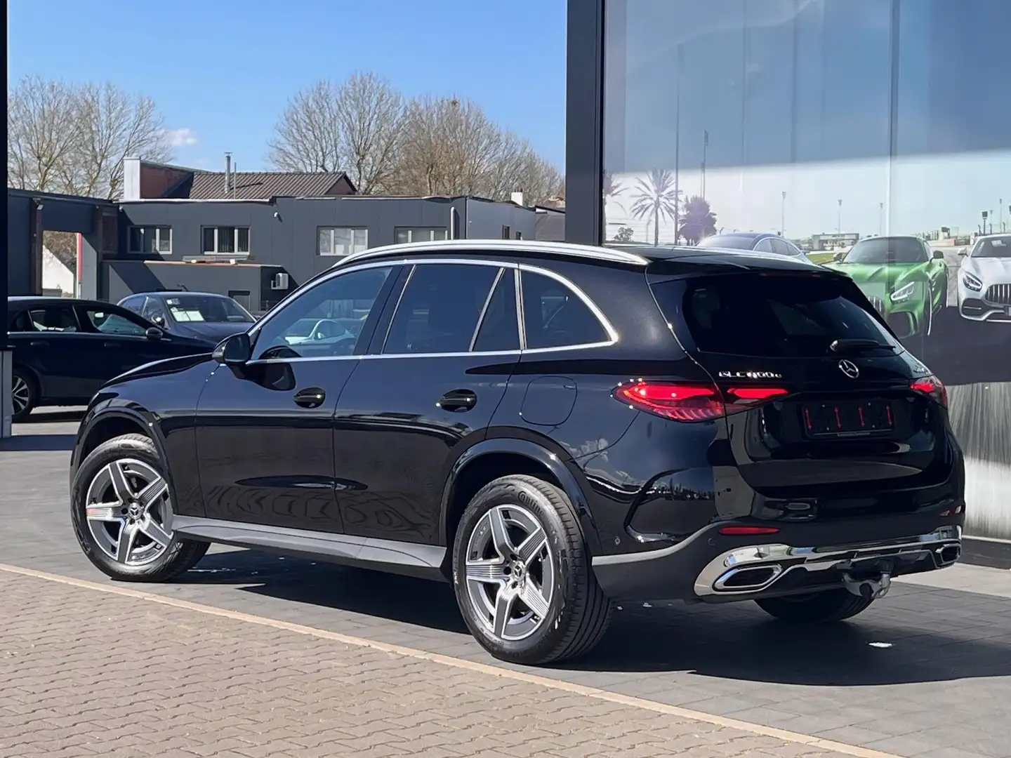Mercedes-Benz GLC 400 e 4M AMG/Pano/Massage Noir - 2