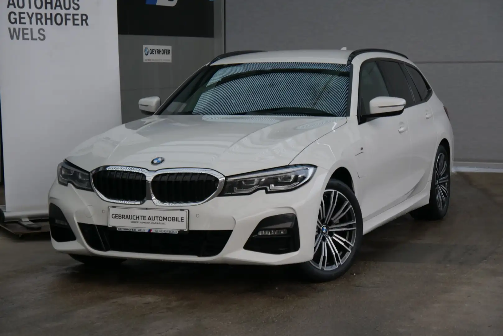 BMW 320 e *M-Sport/AHK/LED/Driving Assistant* Weiß - 2