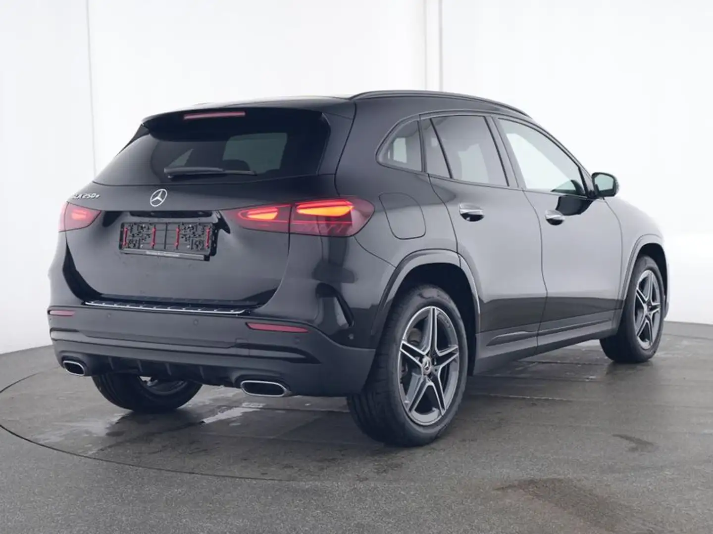 Mercedes-Benz GLA 250 e AMG Face Lift Plug-In Hybride | Edition AMG Line Zwart - 2