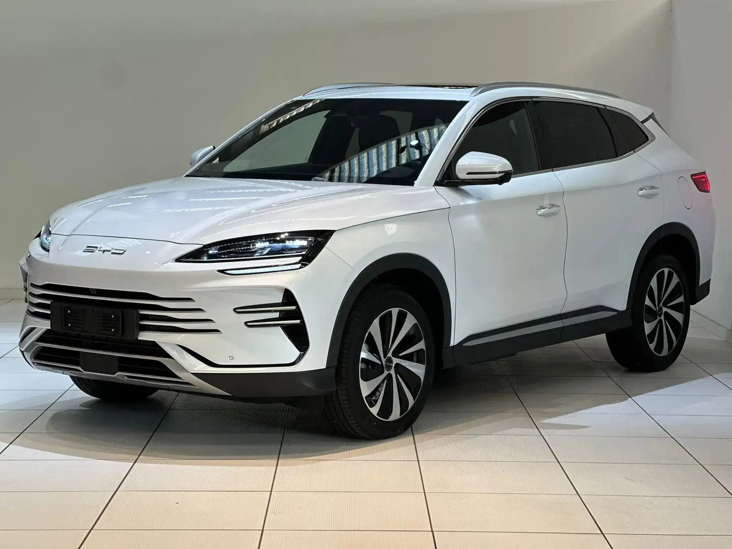 BYD Seal U Seal U DM-i 1.5 218 CV PHEV Boost Blanc - 1