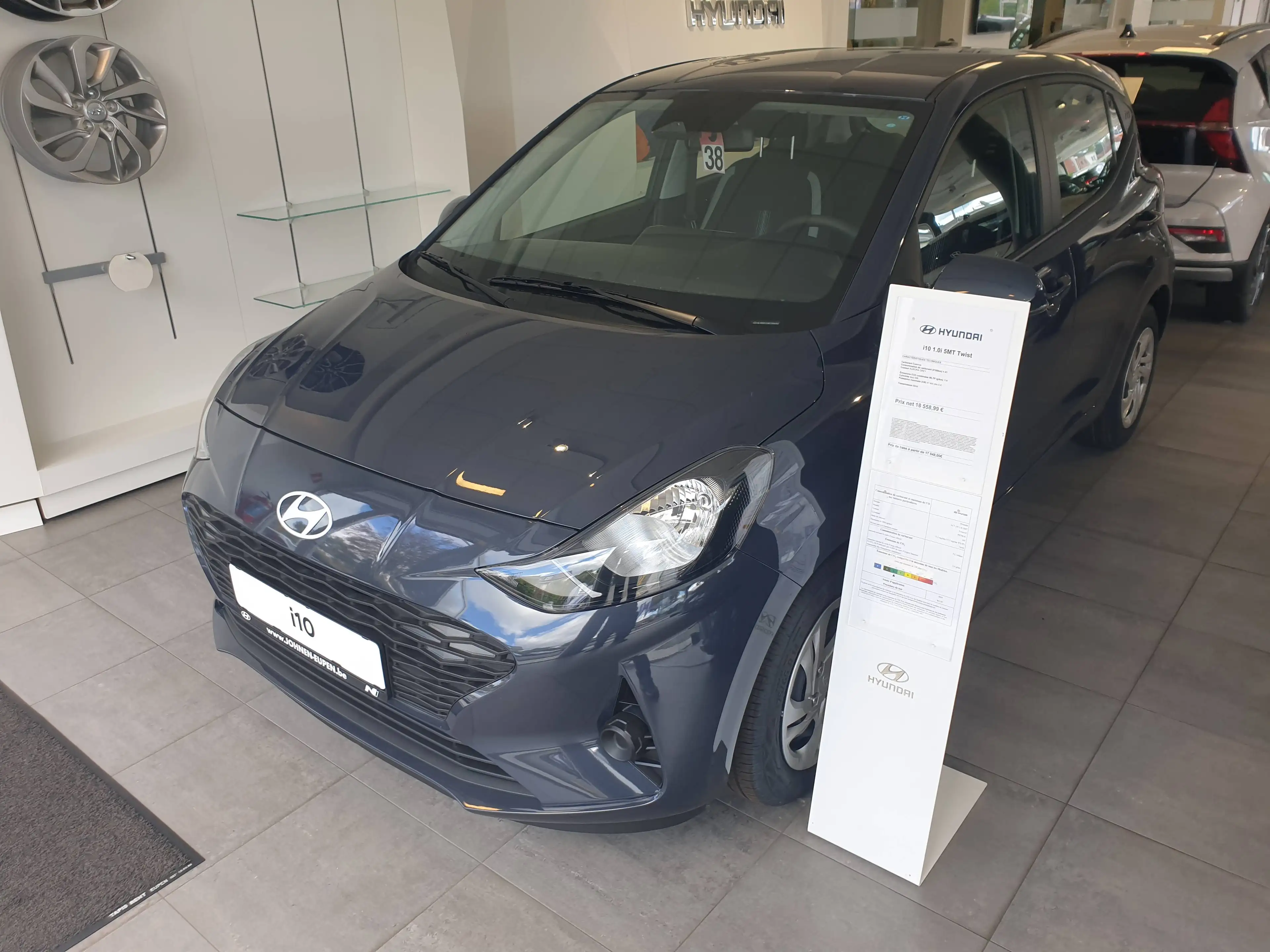 Hyundai i10 1.0i Twist — photo 2
