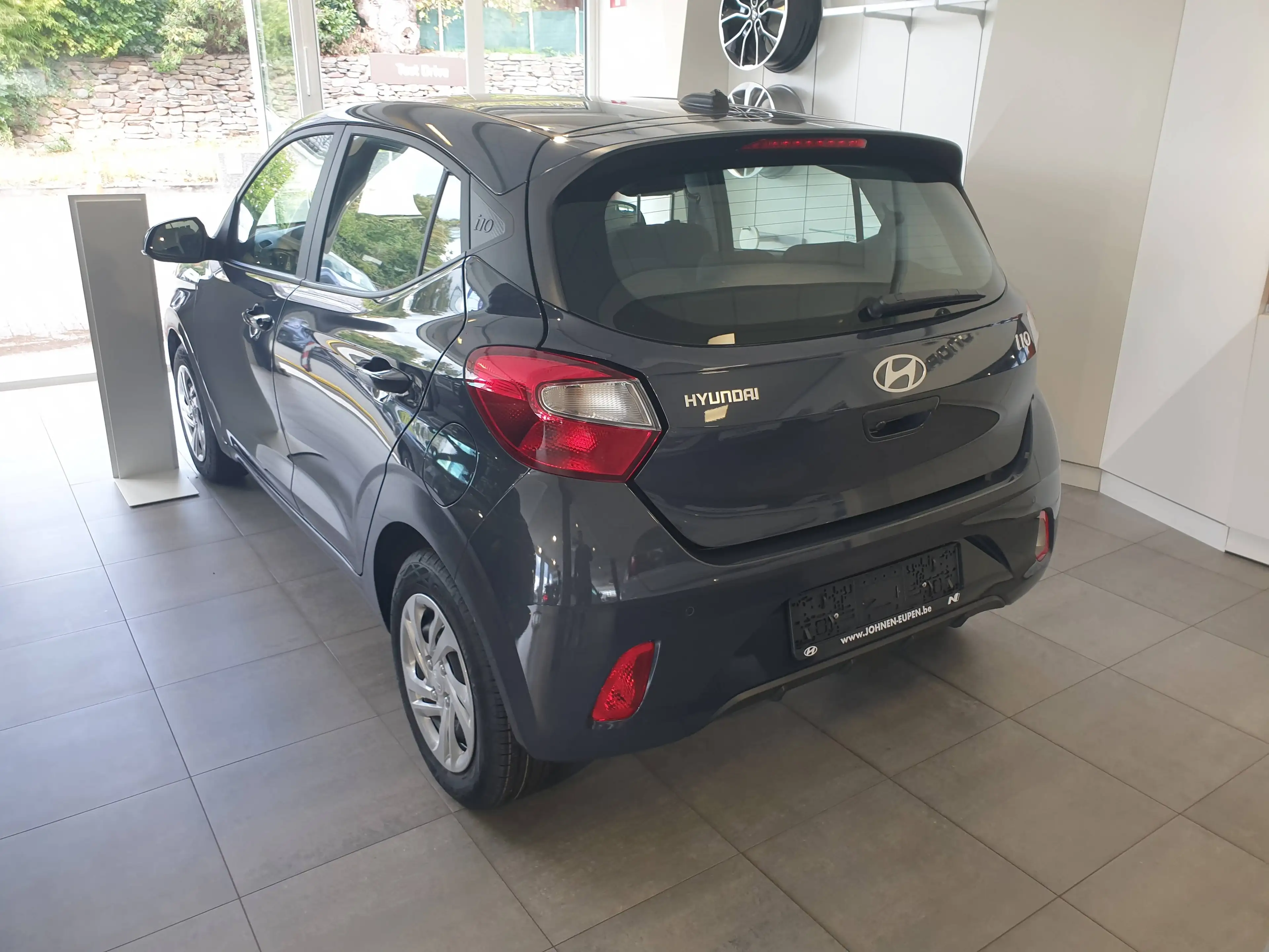 Hyundai i10 1.0i Twist — photo 3