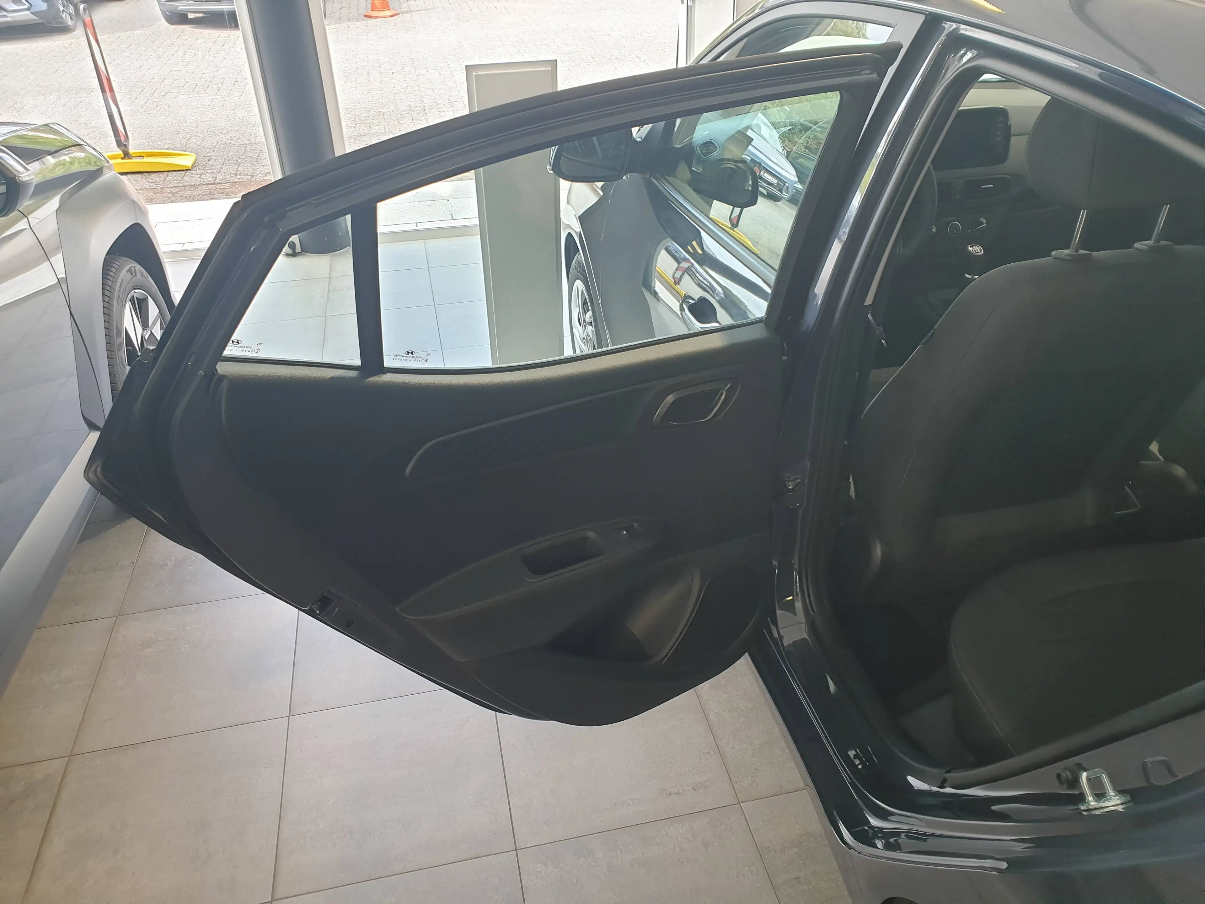 Hyundai i10 1.0i Twist — photo 7
