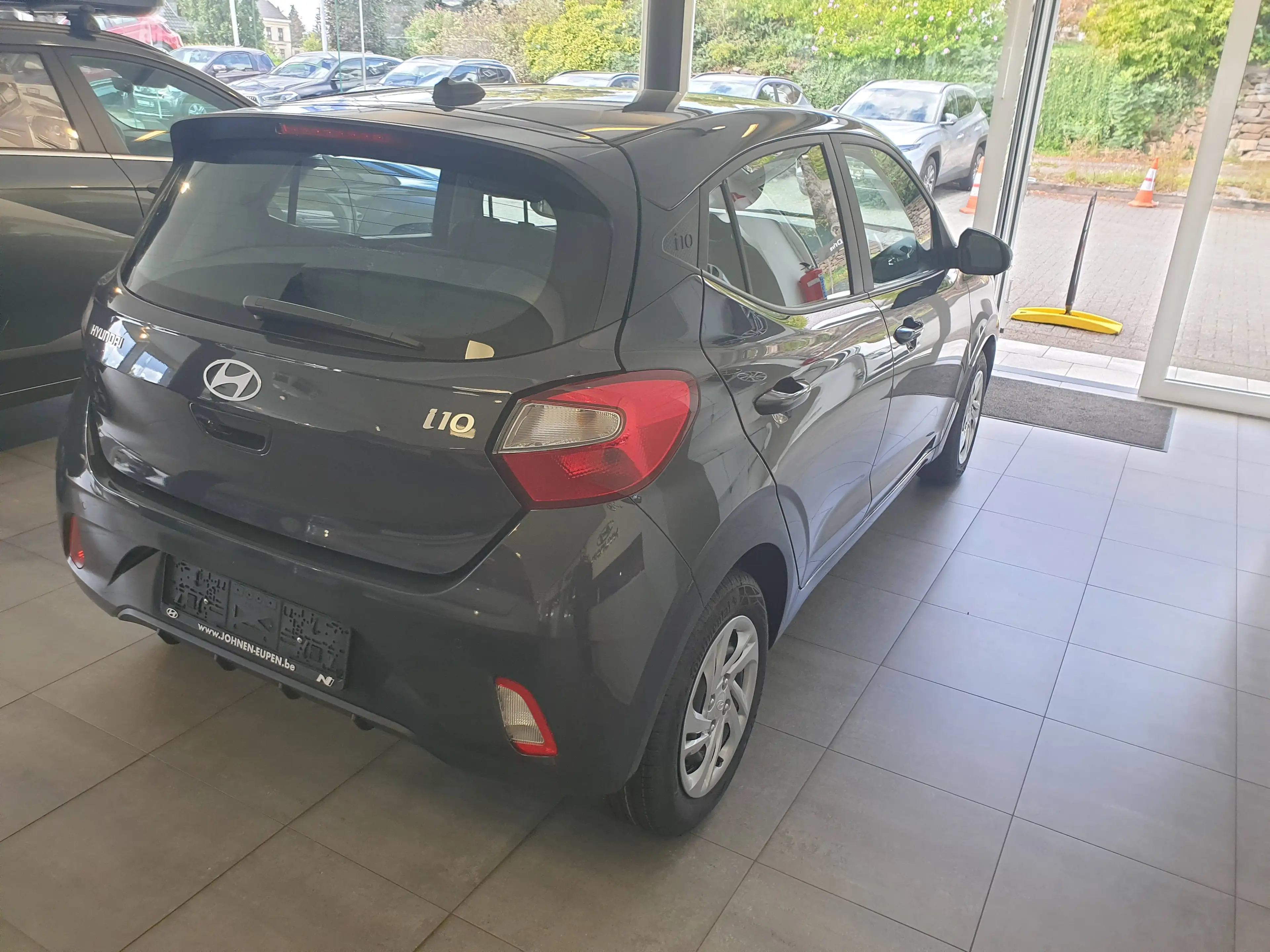 Hyundai i10 1.0i Twist — photo 4