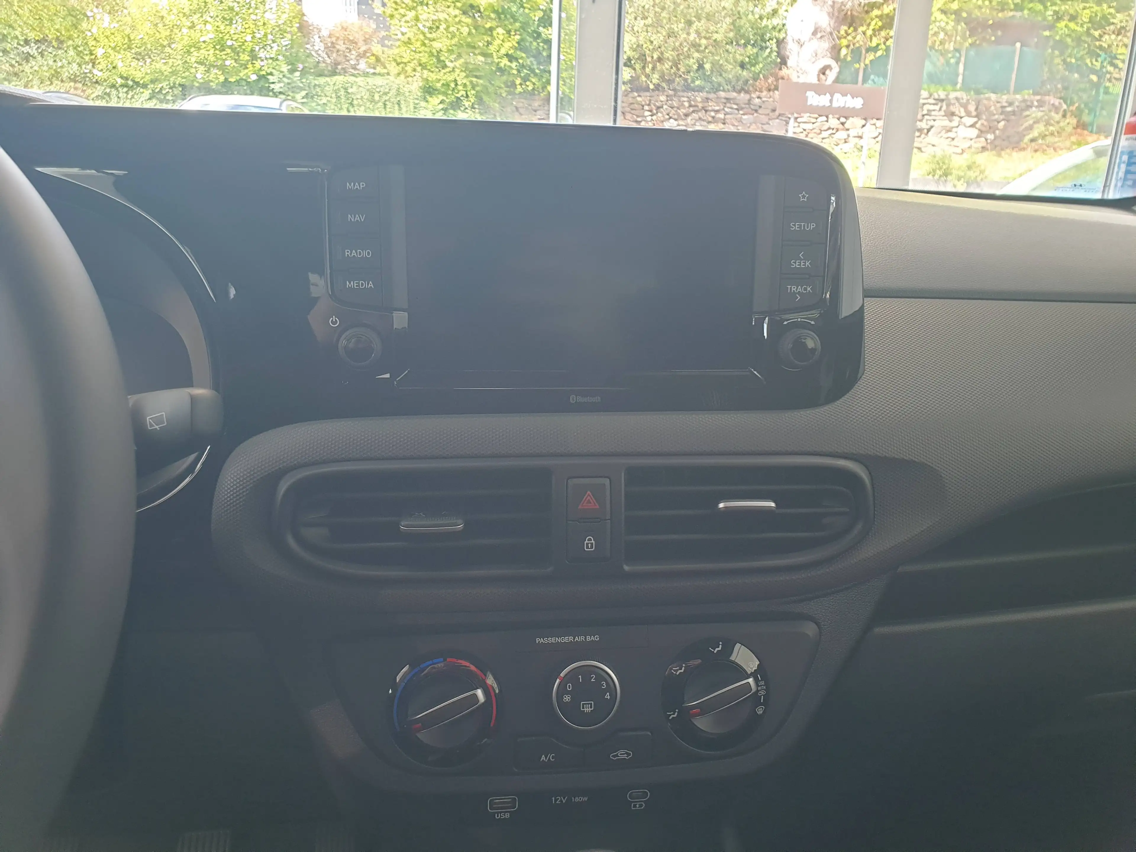 Hyundai i10 1.0i Twist — photo 15