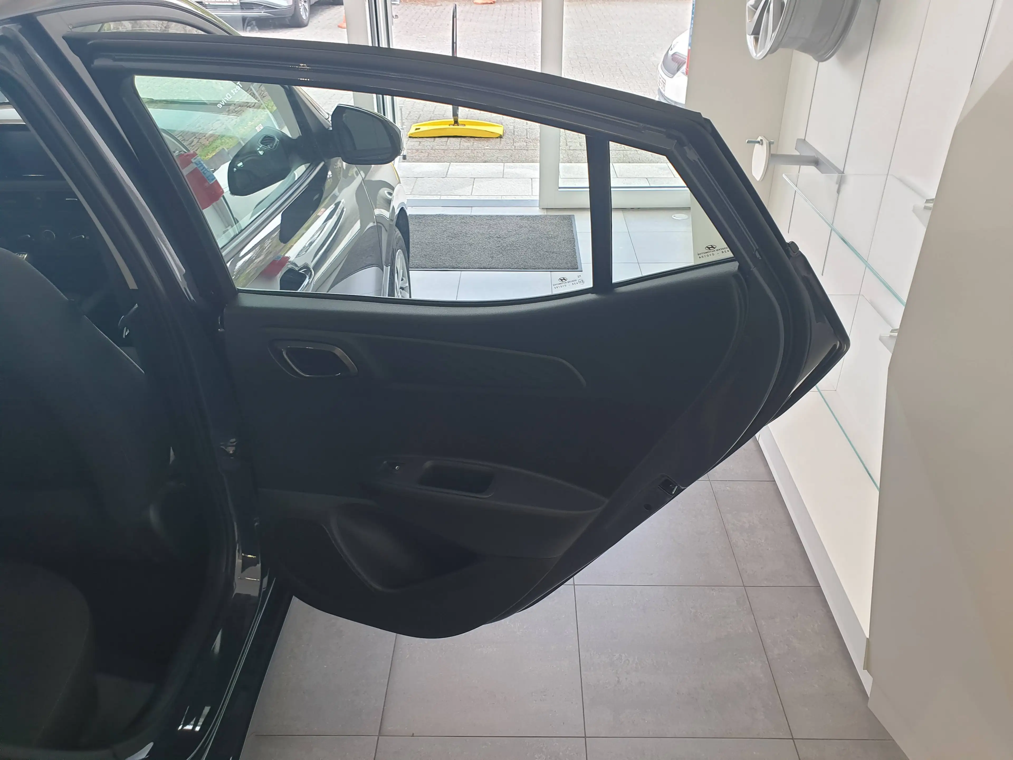 Hyundai i10 1.0i Twist — photo 8