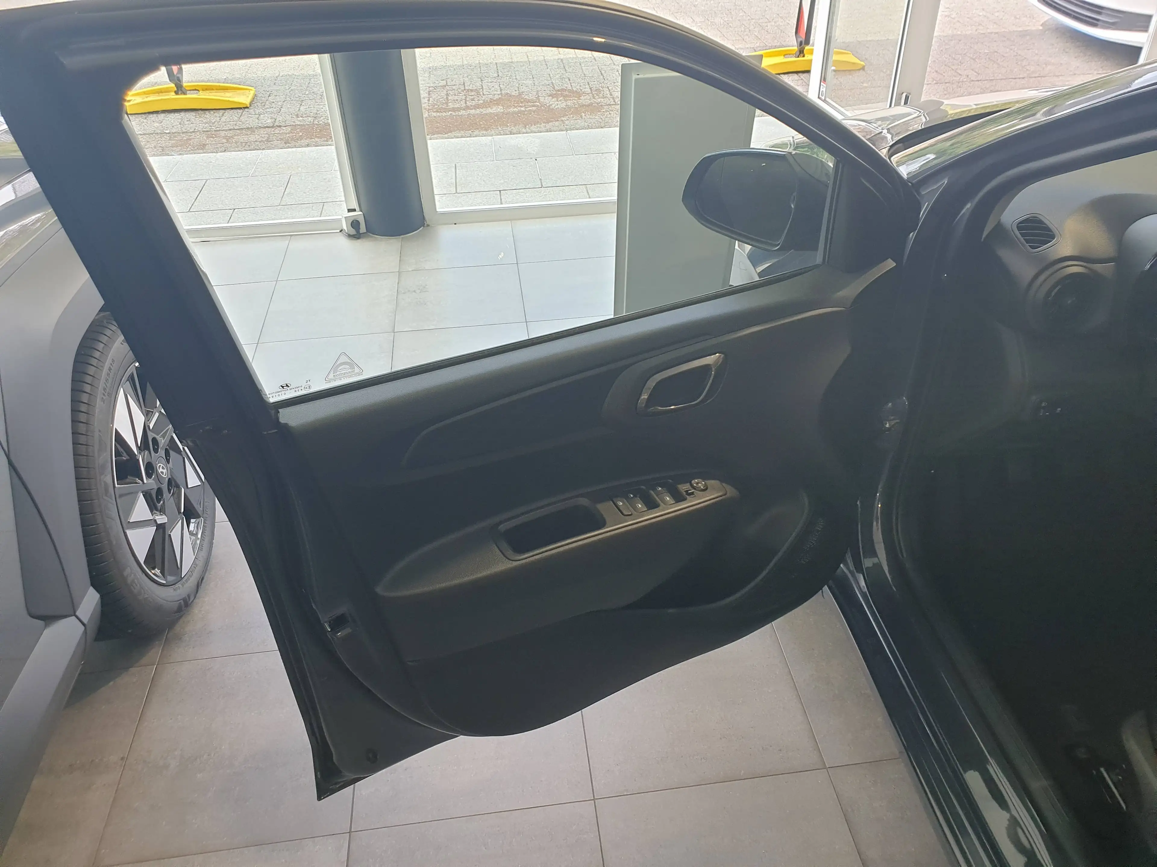 Hyundai i10 1.0i Twist — photo 6