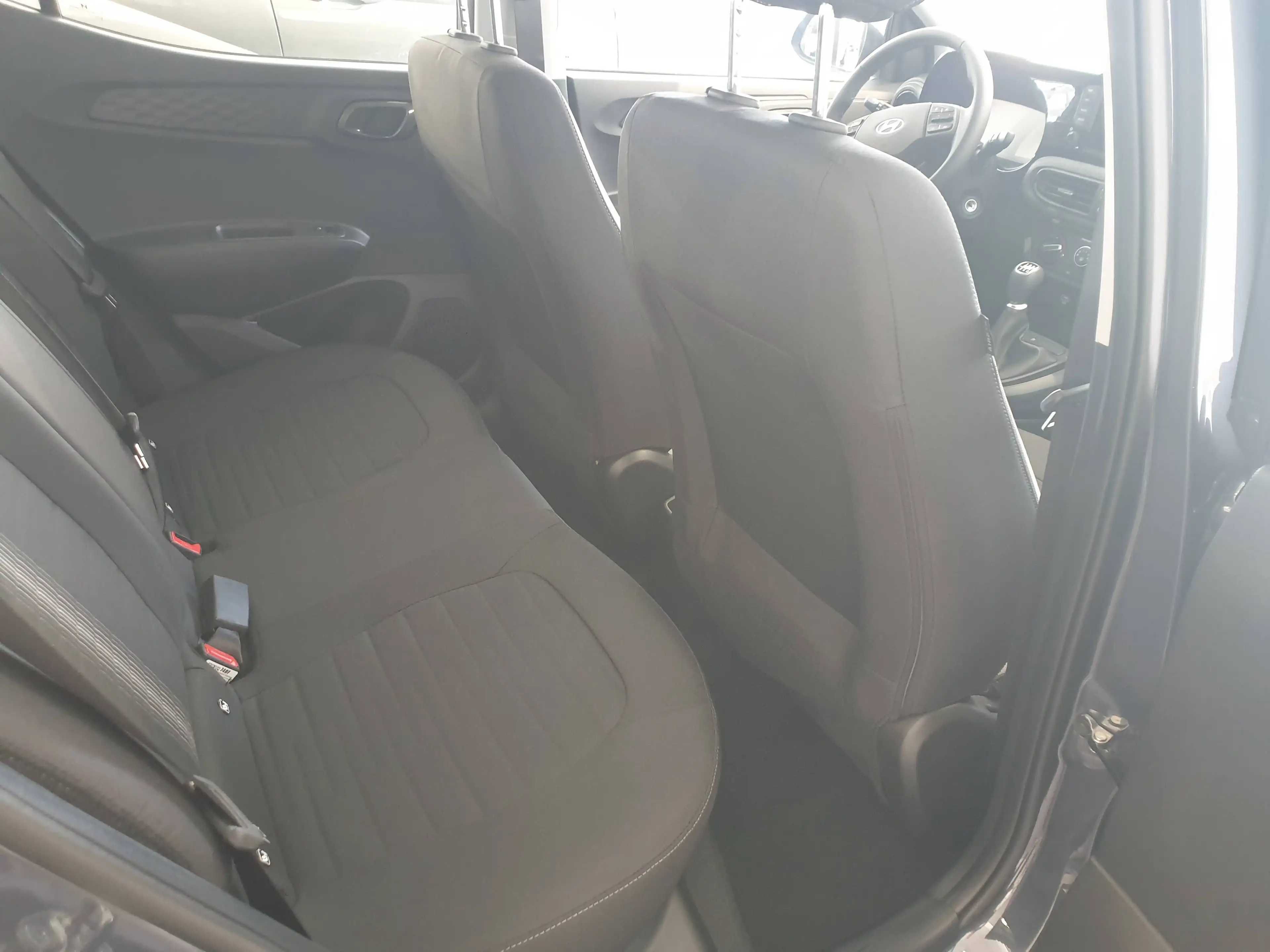 Hyundai i10 1.0i Twist — photo 9