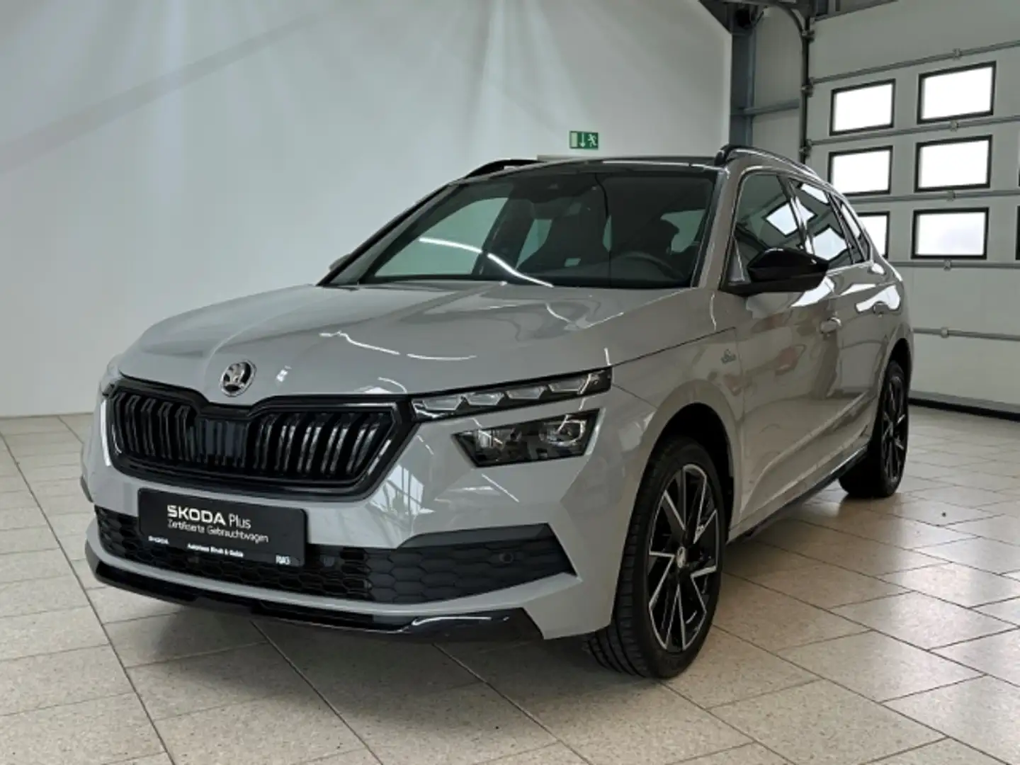 Skoda Kamiq Monte Carlo 1.5 TSI DSG ACC Pano Kamera Šedá - 2