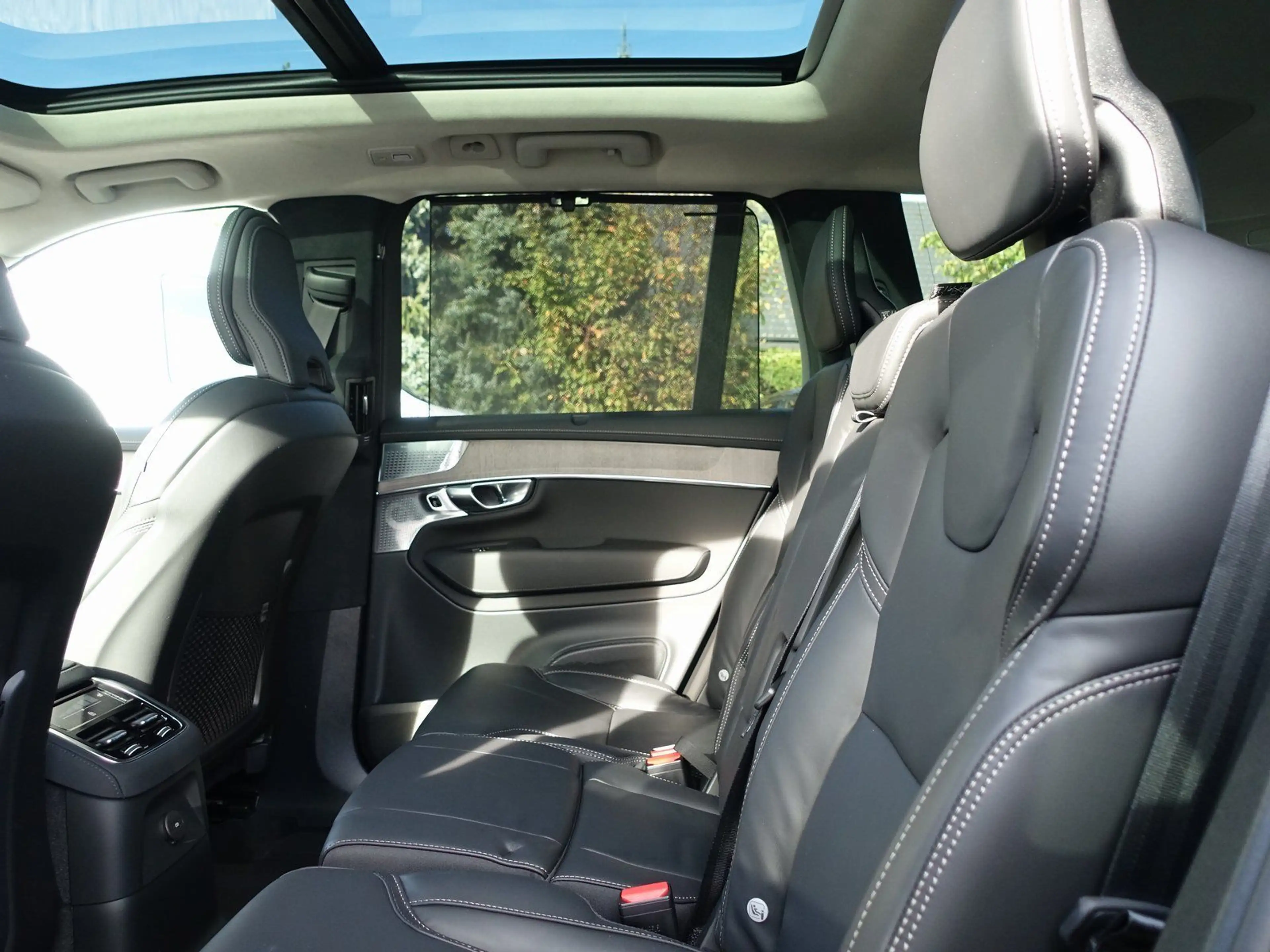 Volvo XC90 Ultra T8 AWD Plug-in/HUD/Pano/B&W/FourC — photo 10