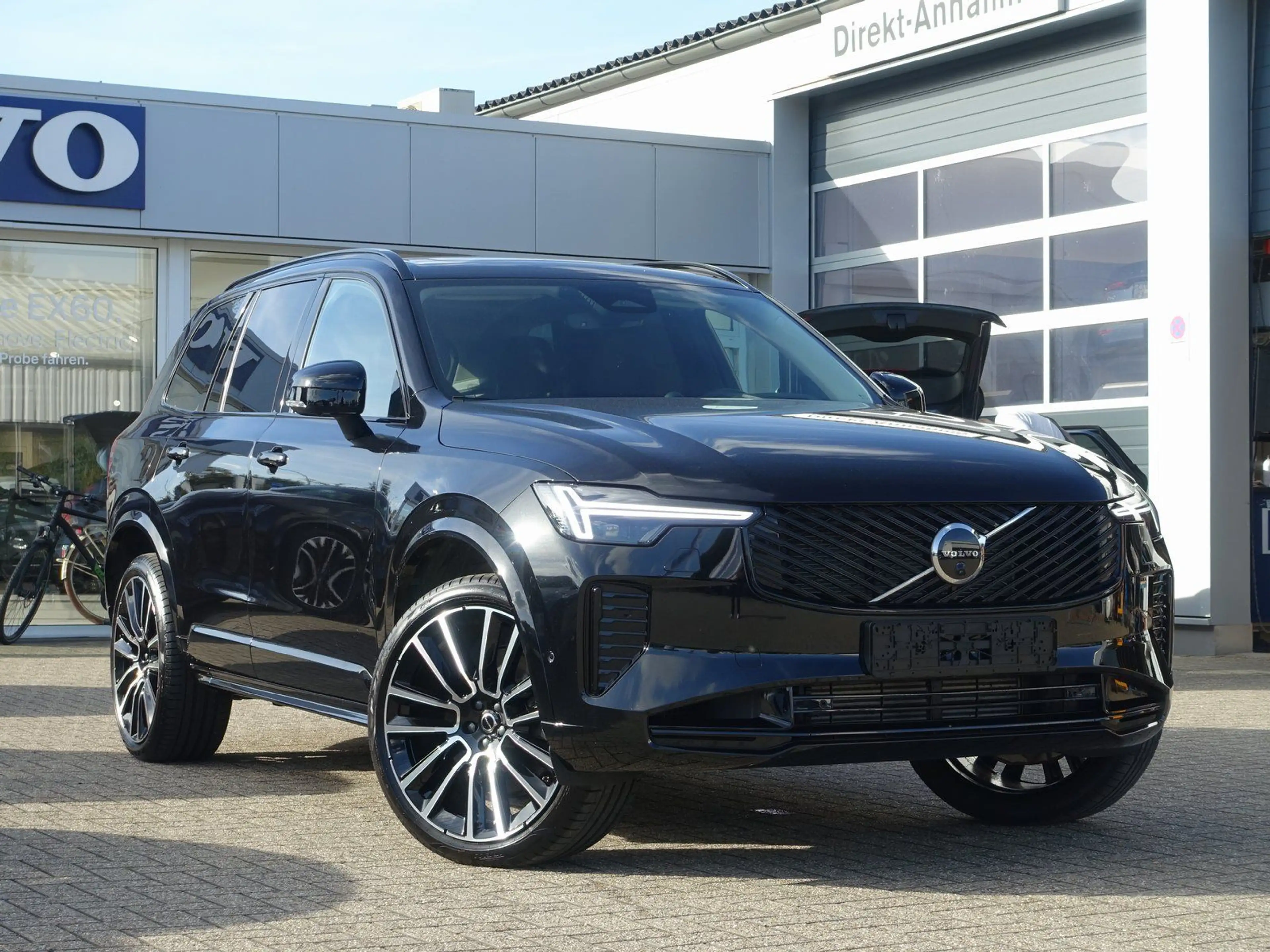 Volvo XC90 Ultra T8 AWD Plug-in/HUD/Pano/B&W/FourC — photo 3