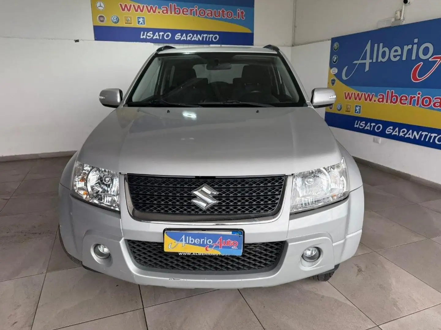 Suzuki Grand Vitara 1.9 DDiS 3 porte Evolution Argento - 2
