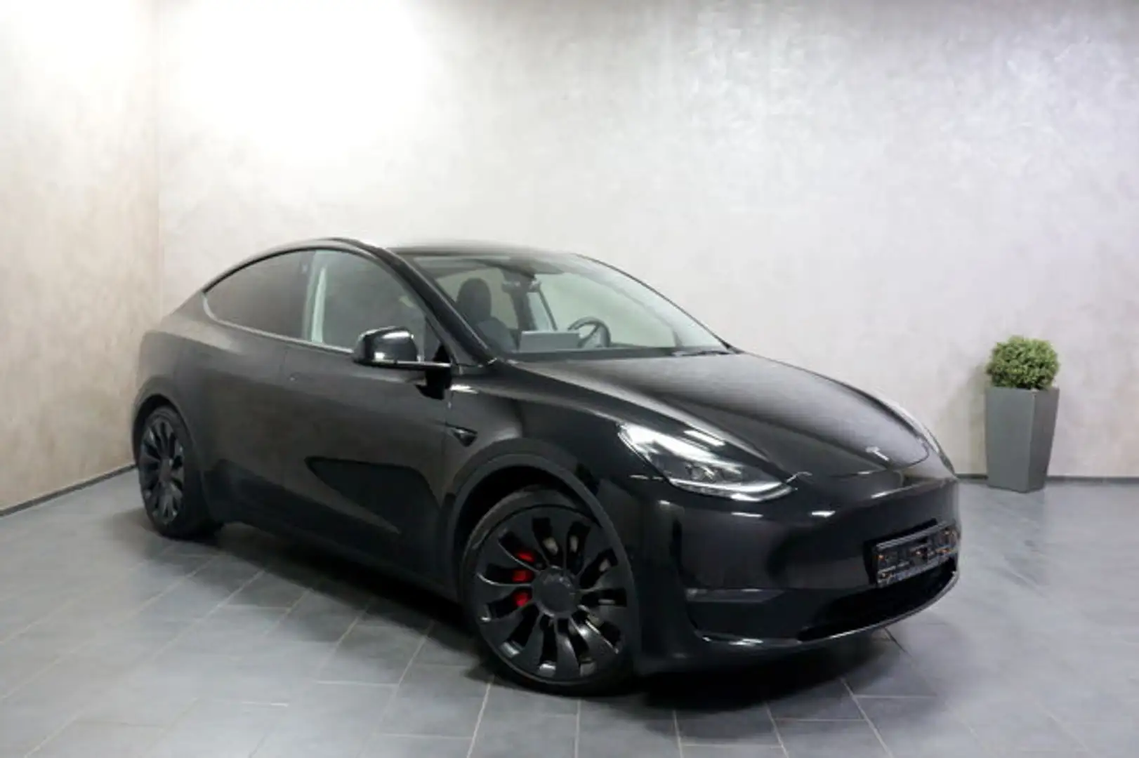 Tesla Model Y Performance Autopilot3 MATRIX 21ZOLL Performance Schwarz - 2