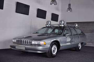 5.7 V8 ! Erst 077.248 km ! H-Zulassung !